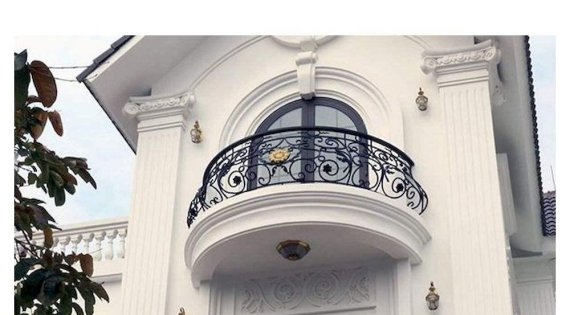Wrought Iron Balcony vs Stainless Steel Balcony: Design, Craftsmanship & Long-Term Value